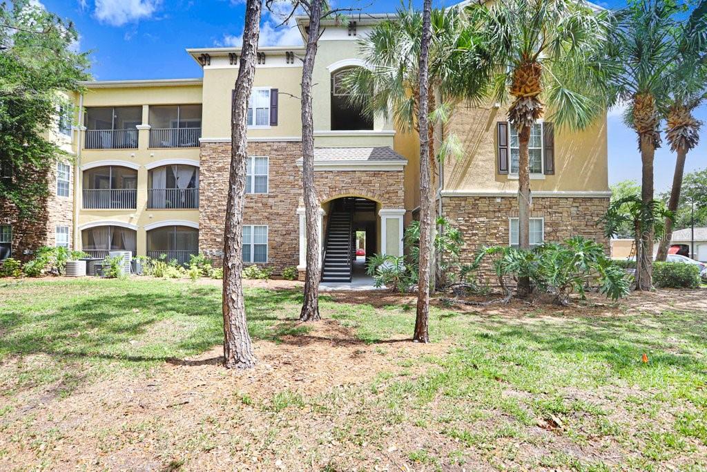 2407 COURTNEY MEADOWS CT #303