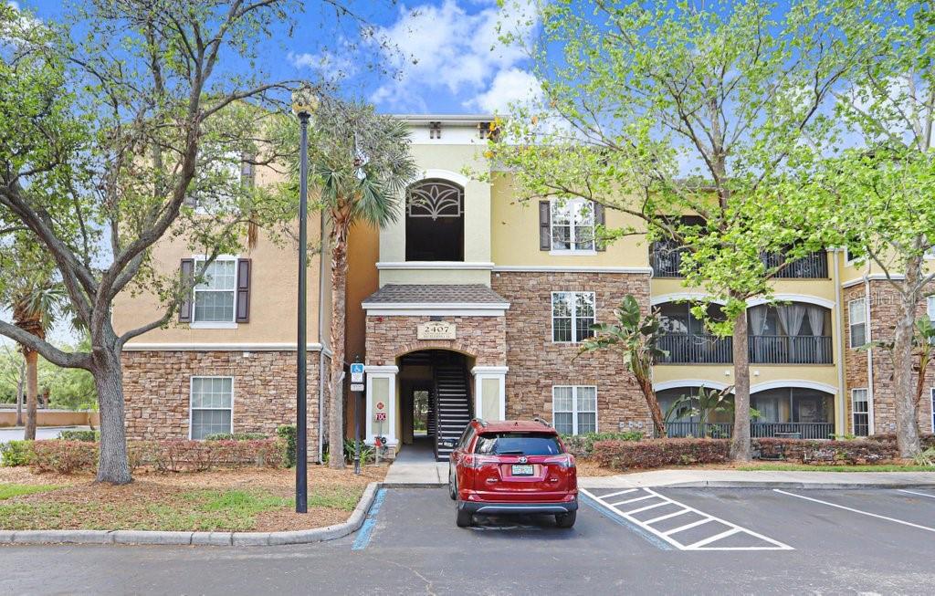 2407 COURTNEY MEADOWS CT #303