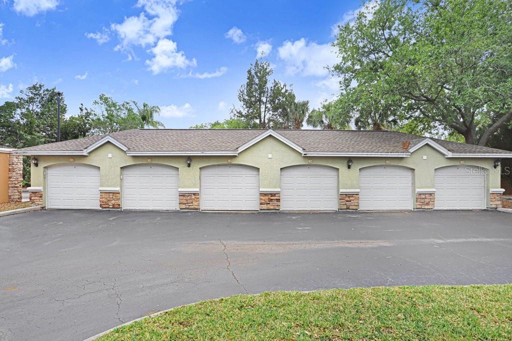 2407 COURTNEY MEADOWS CT #303