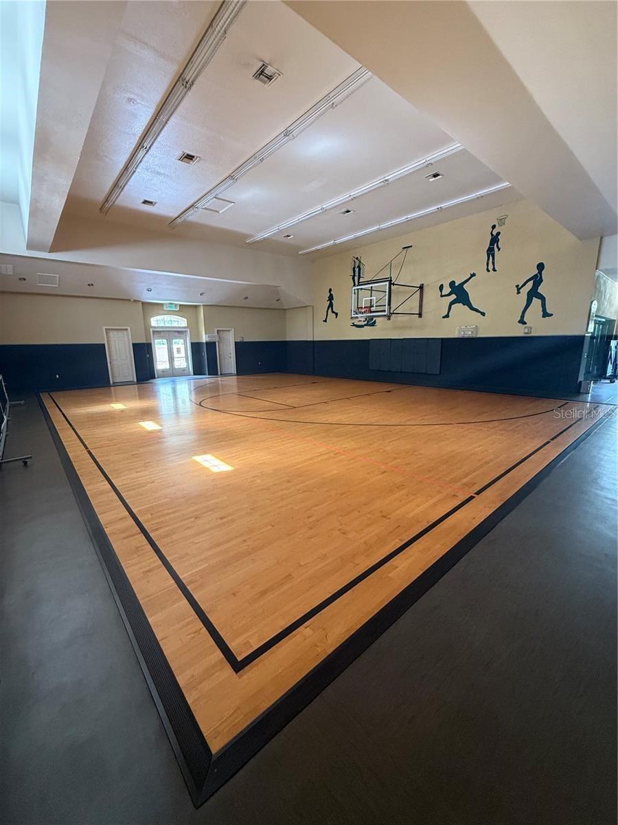 2407 COURTNEY MEADOWS CT #303