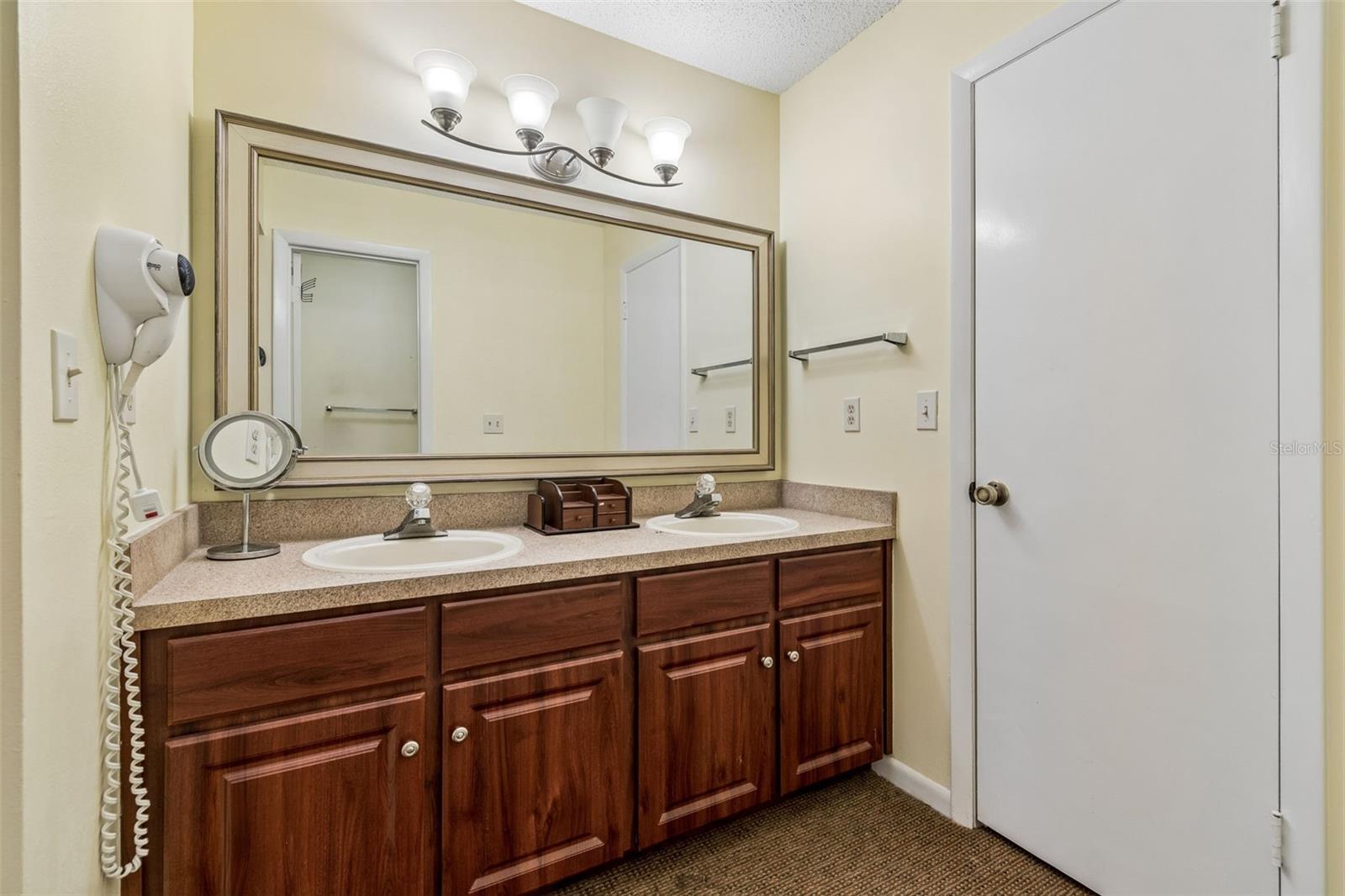4243 OAK LOOP #35