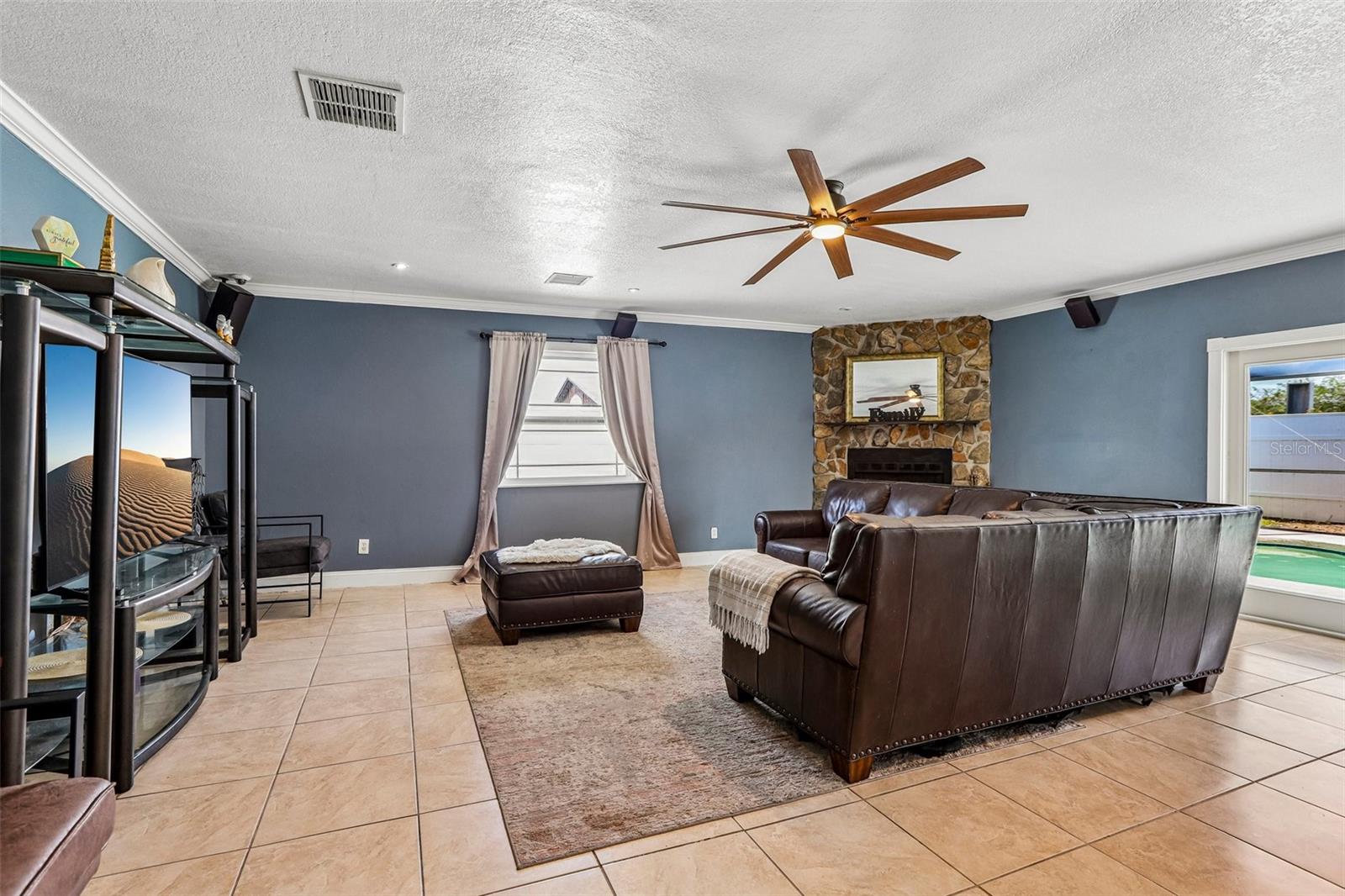 1009 COOLWOOD PL