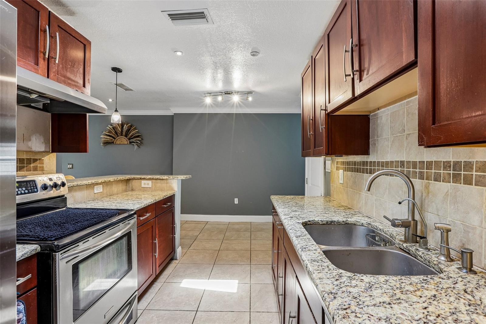 1009 COOLWOOD PL