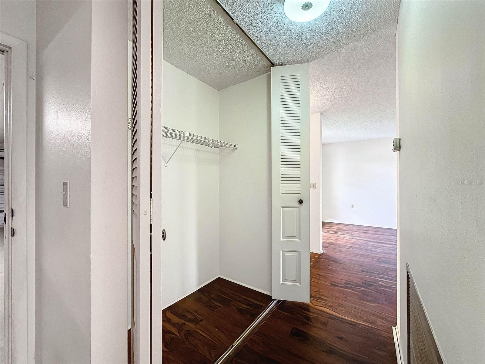 8210 LORA DEL RIO DR