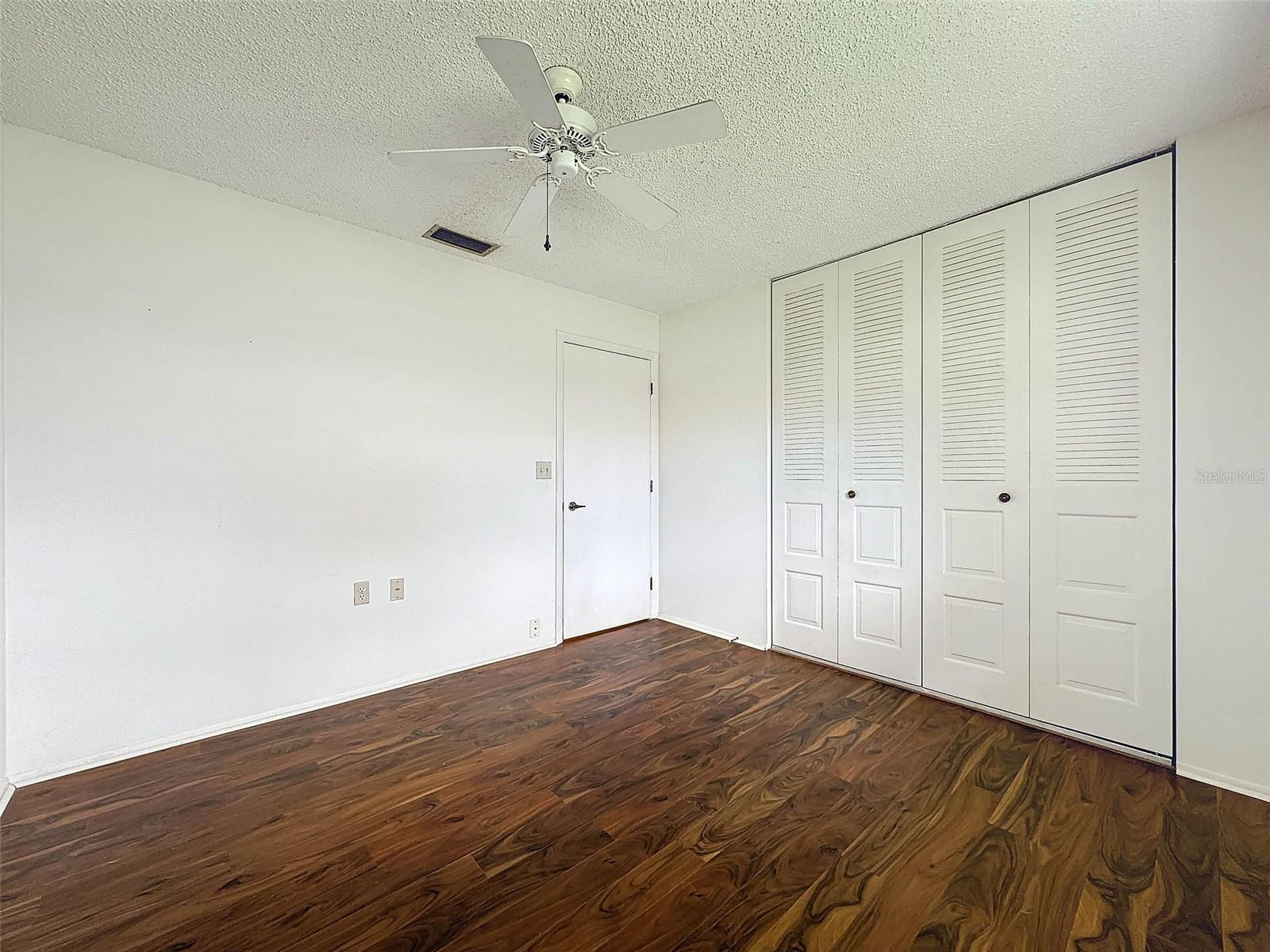 8210 LORA DEL RIO DR