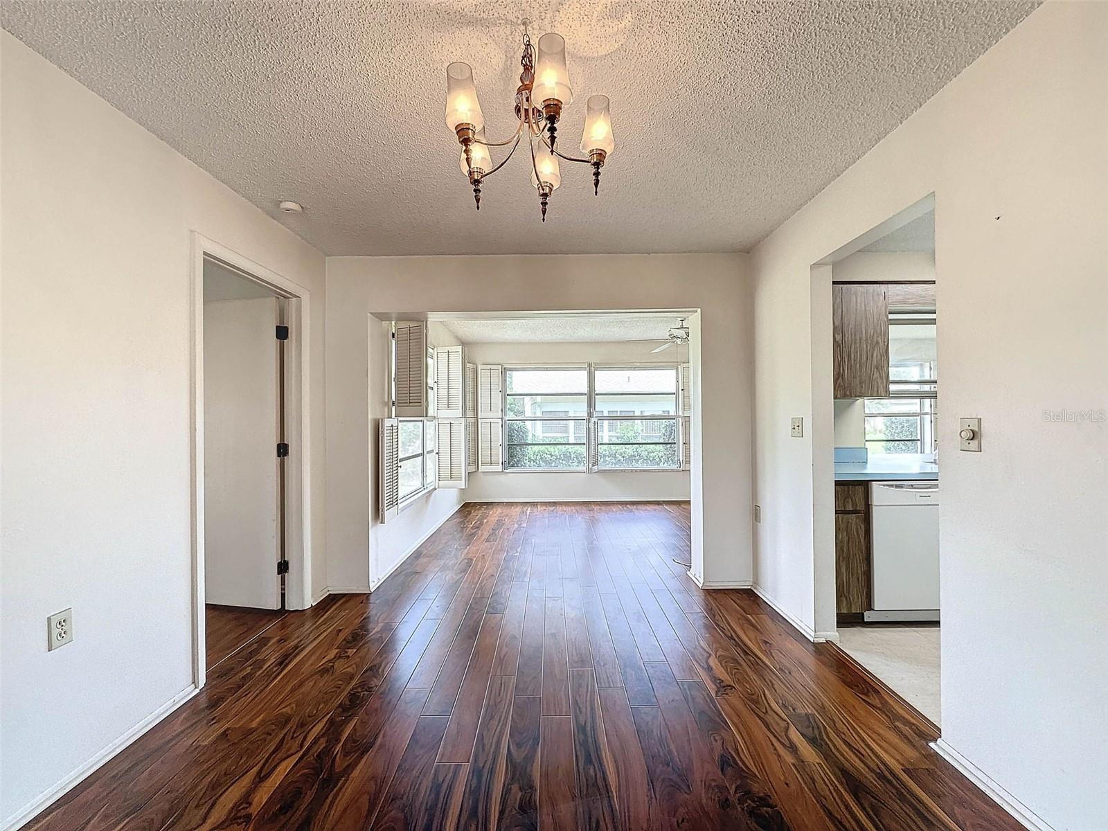 8210 LORA DEL RIO DR