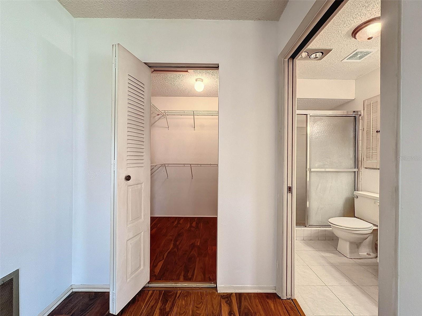 8210 LORA DEL RIO DR