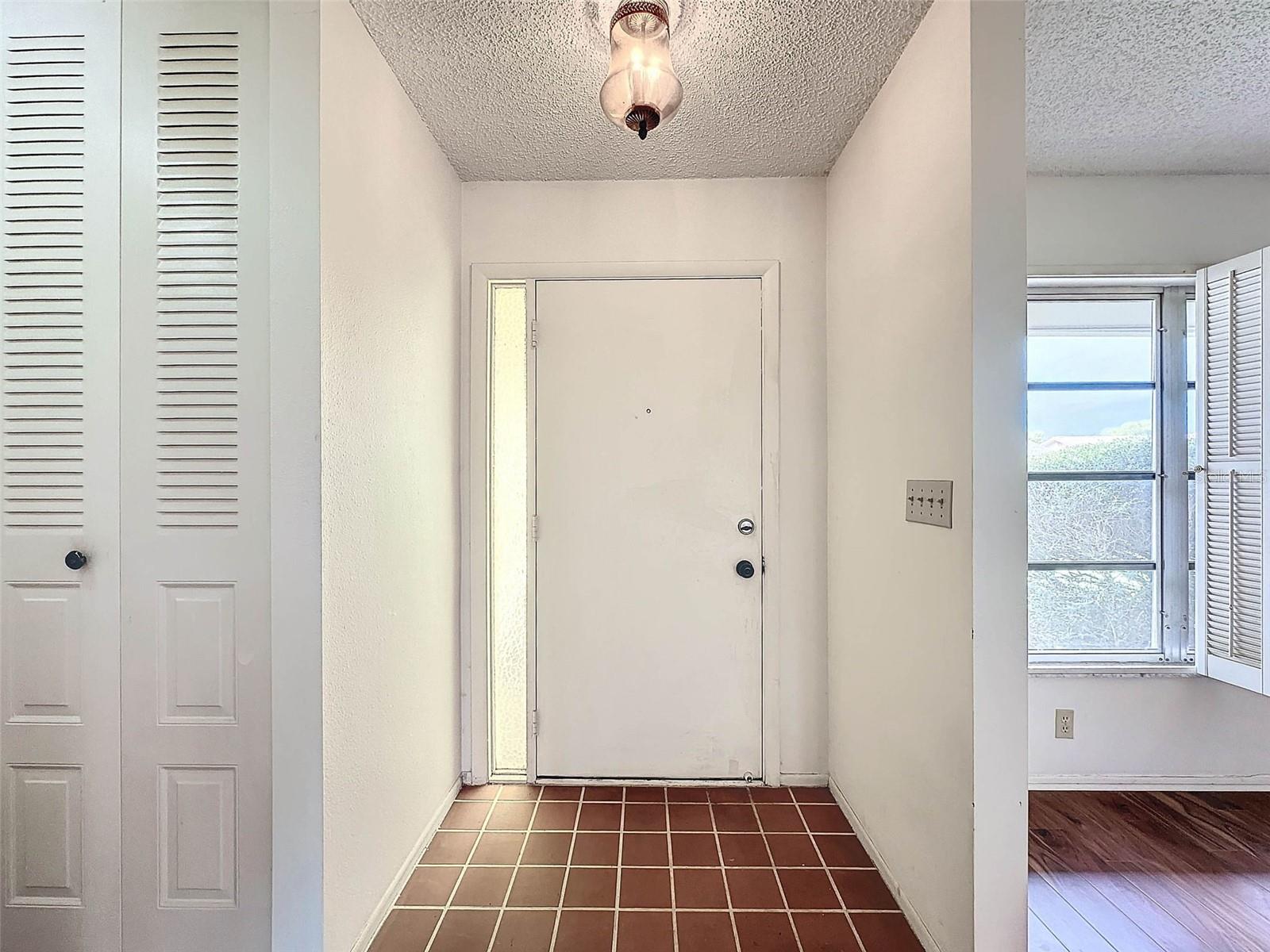 8210 LORA DEL RIO DR