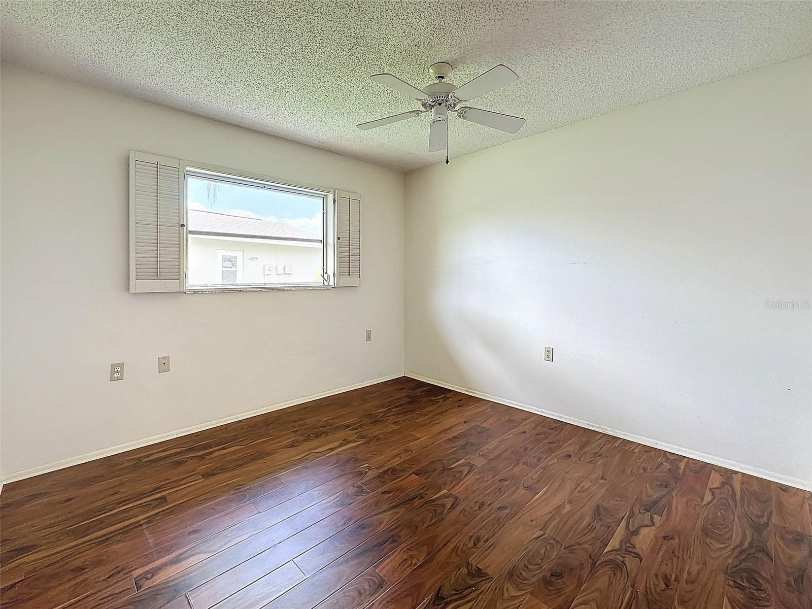 8210 LORA DEL RIO DR