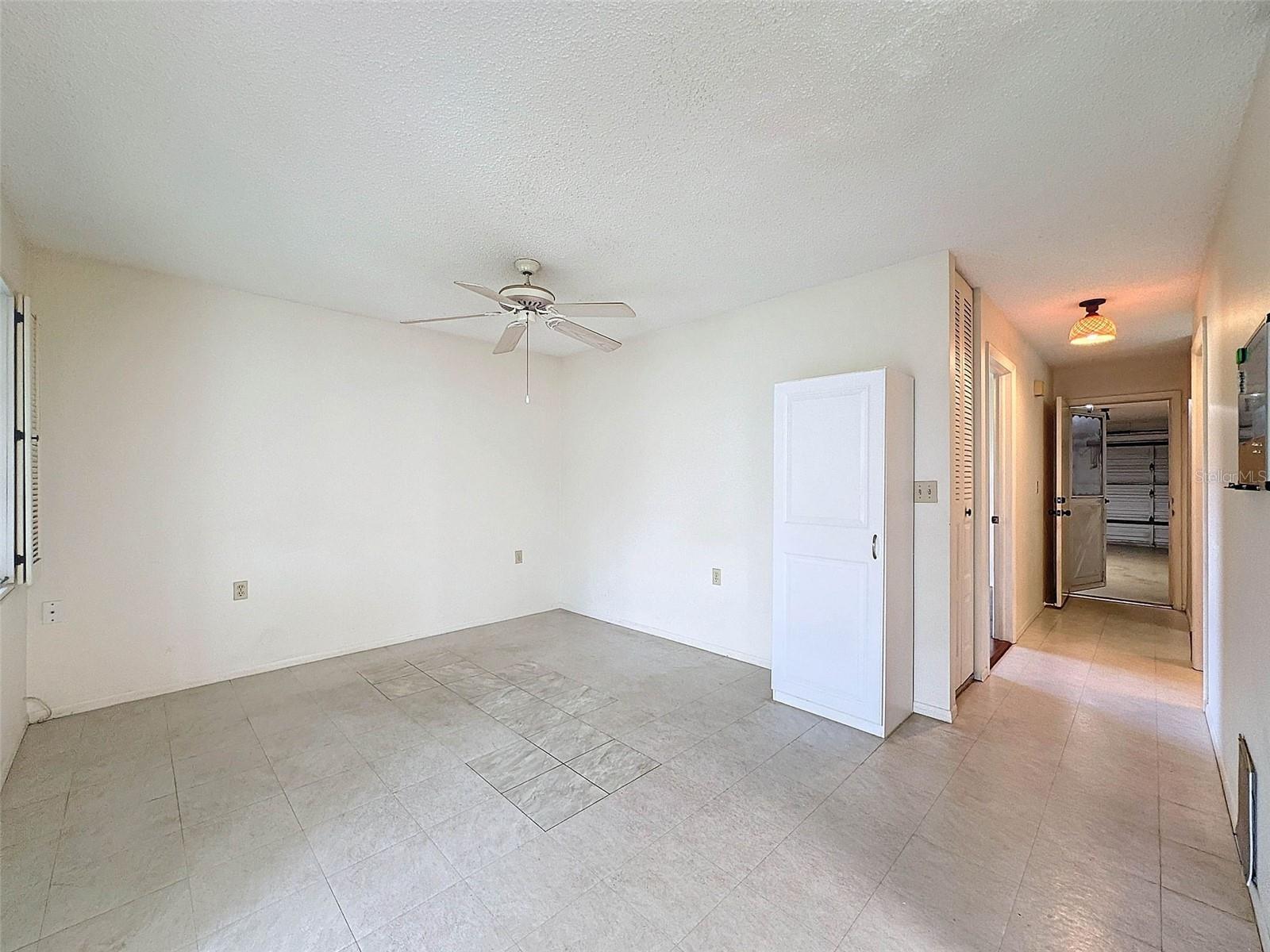 8210 LORA DEL RIO DR