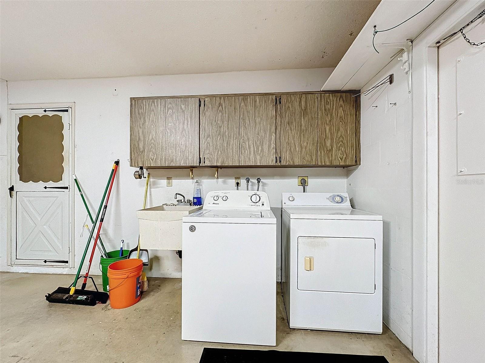 8210 LORA DEL RIO DR