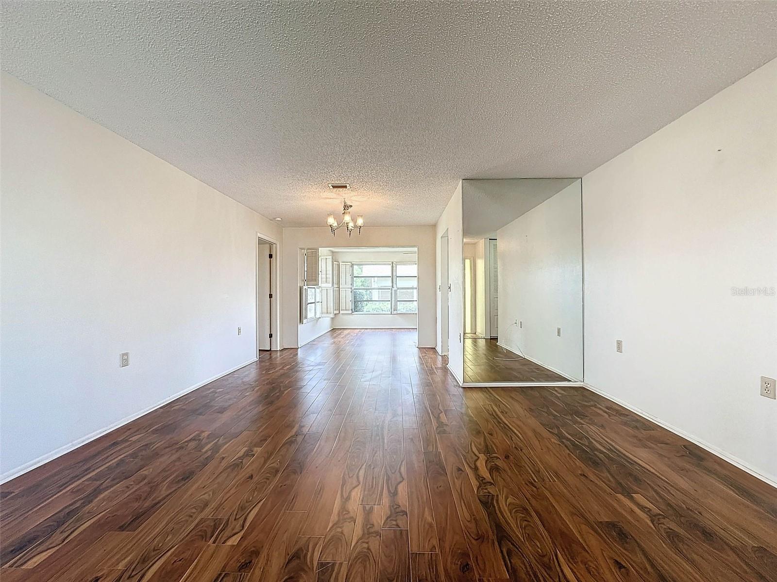 8210 LORA DEL RIO DR