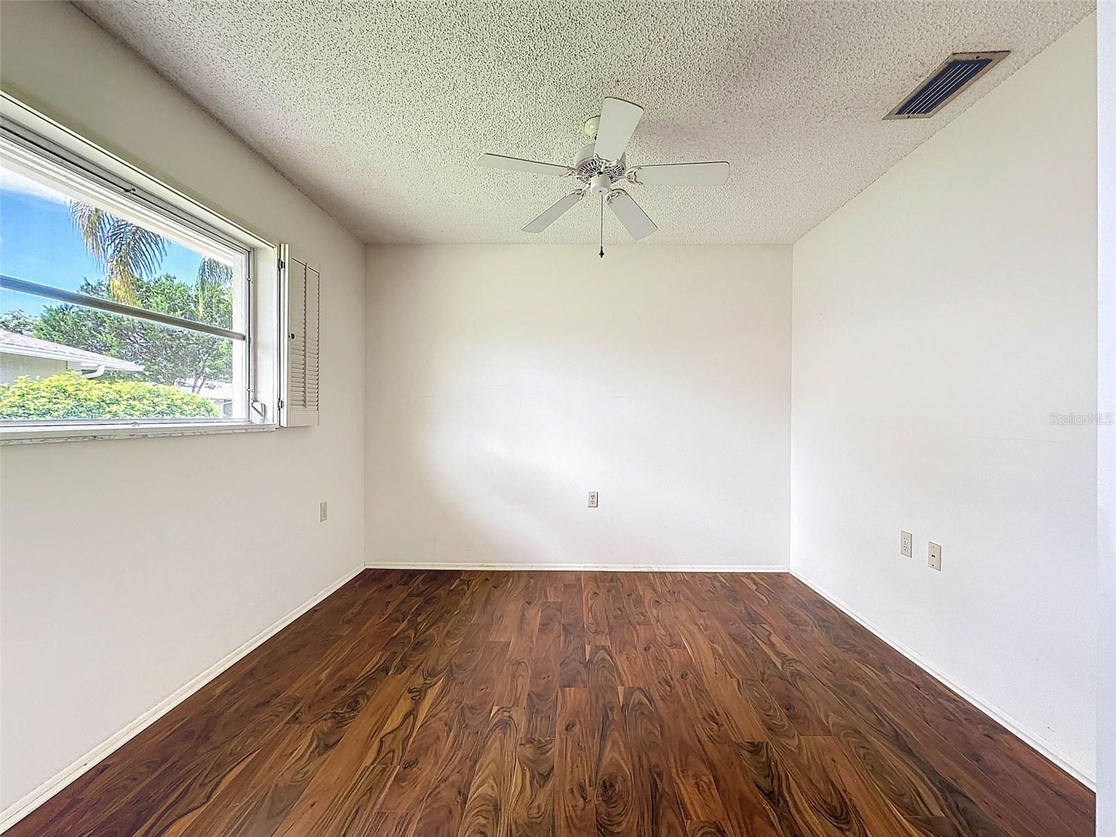 8210 LORA DEL RIO DR