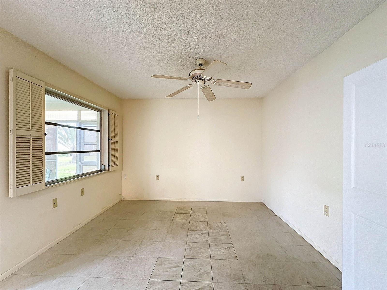 8210 LORA DEL RIO DR