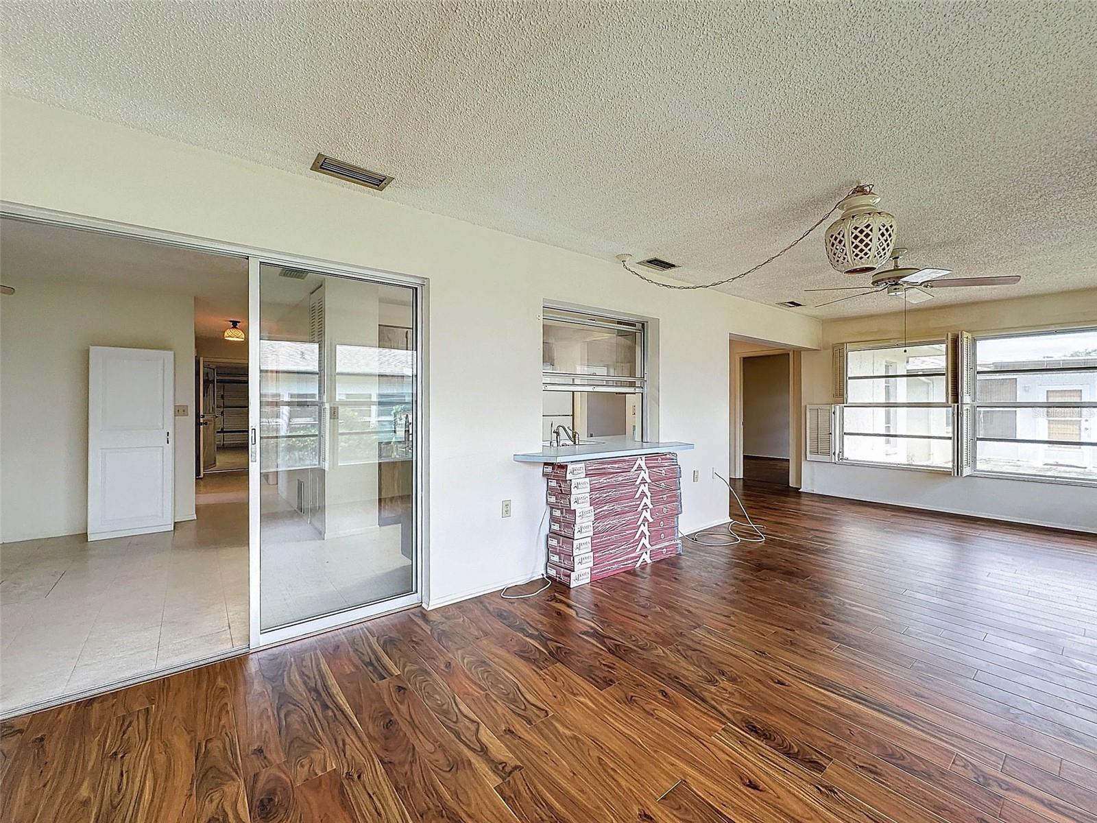 8210 LORA DEL RIO DR