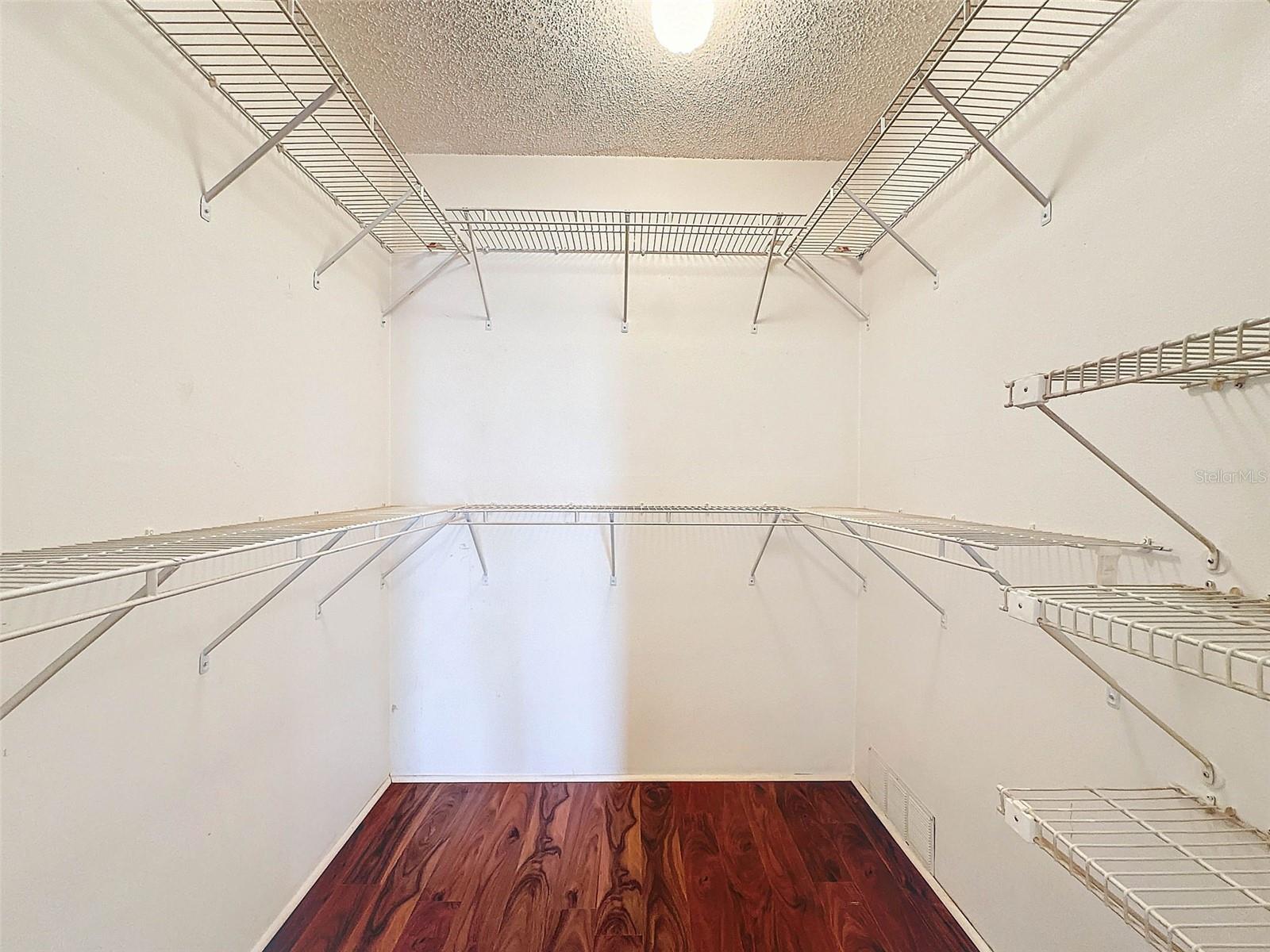 8210 LORA DEL RIO DR