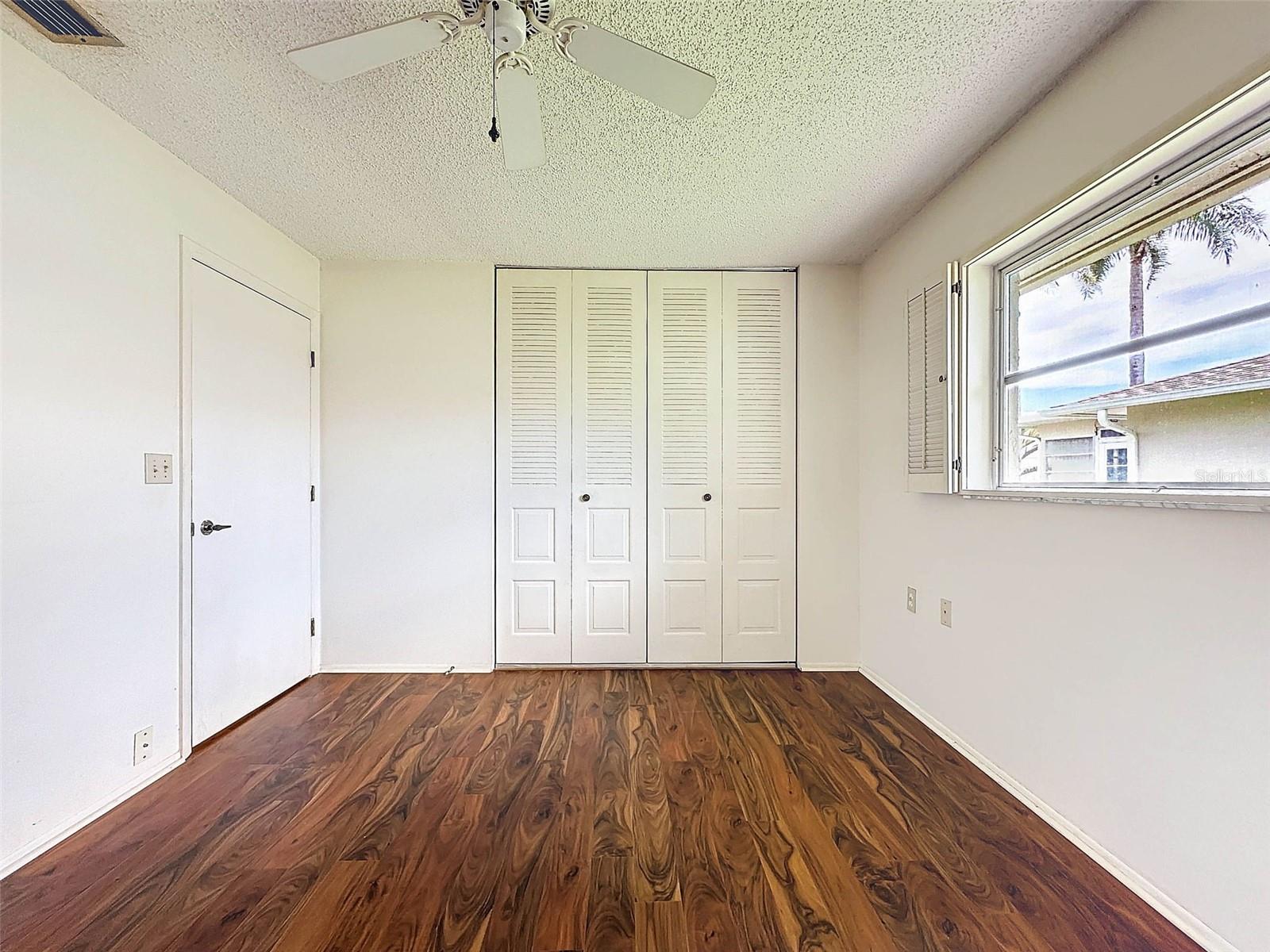 8210 LORA DEL RIO DR