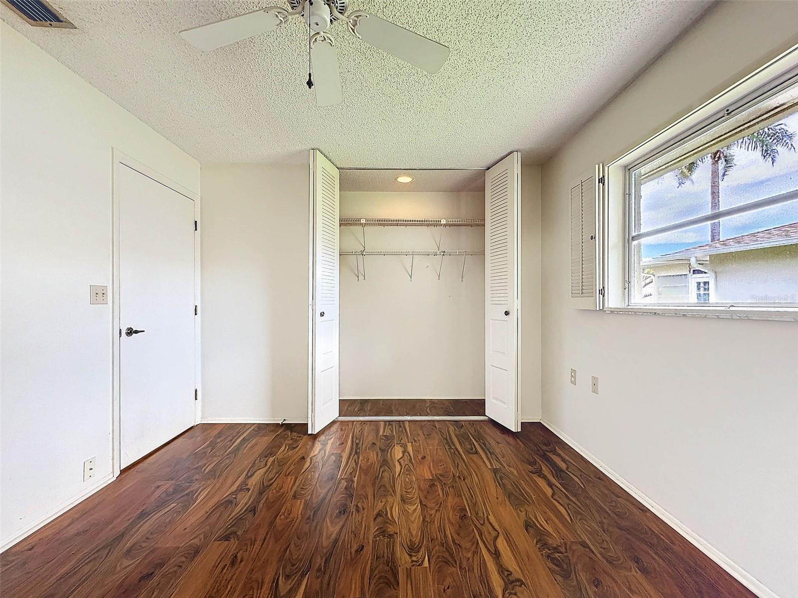 8210 LORA DEL RIO DR