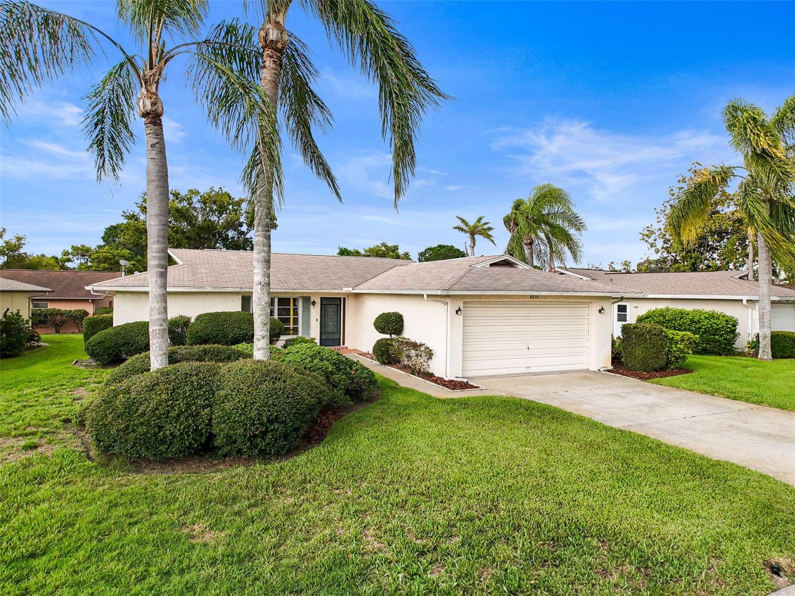 8210 LORA DEL RIO DR