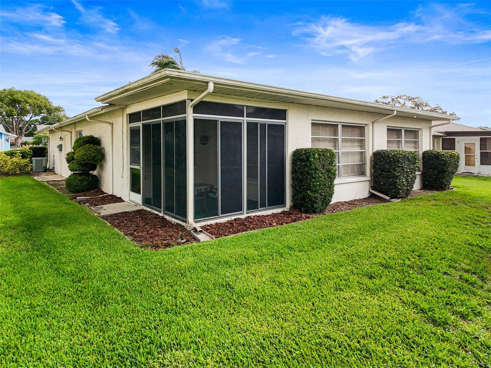 8210 LORA DEL RIO DR