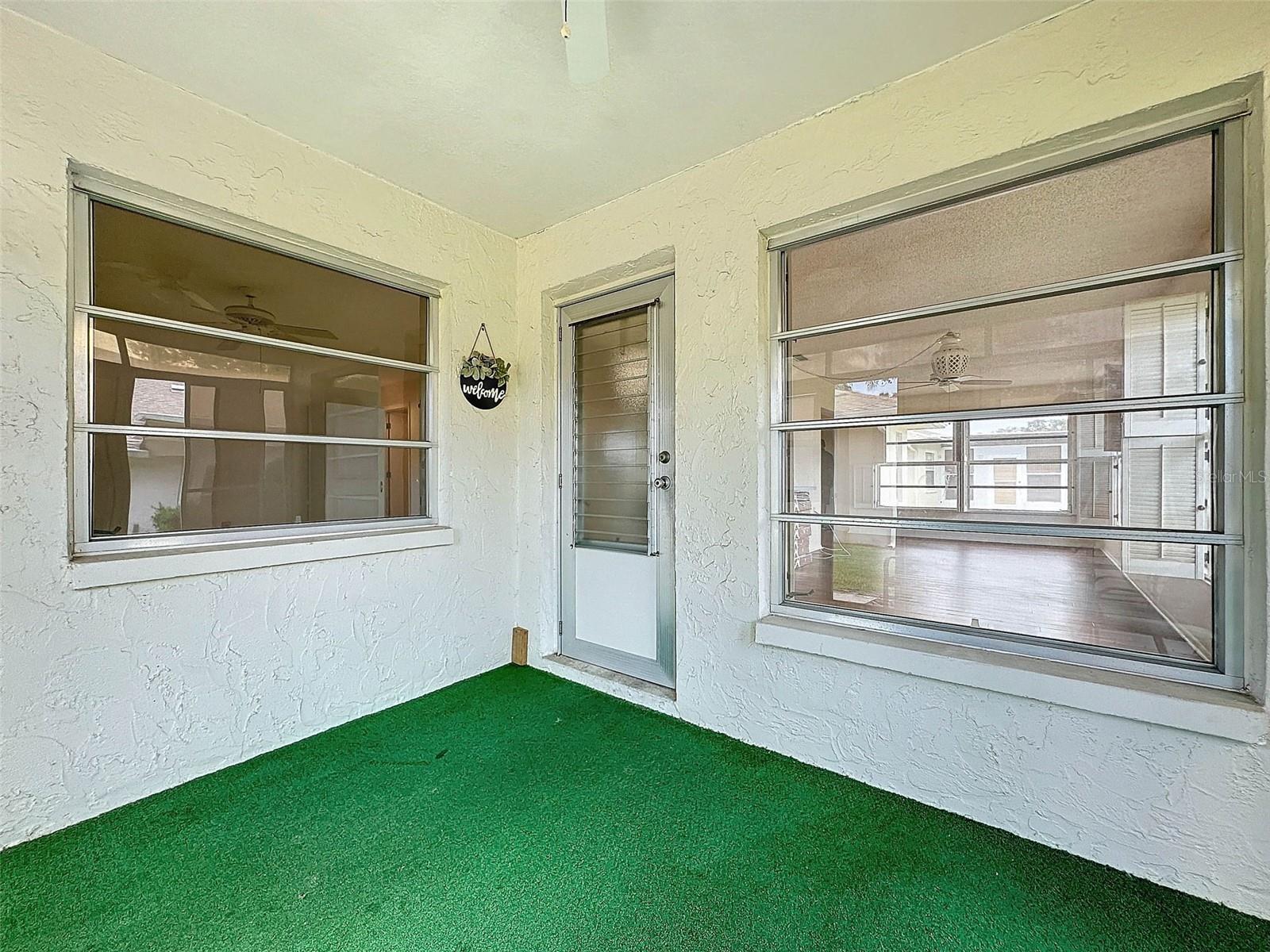 8210 LORA DEL RIO DR