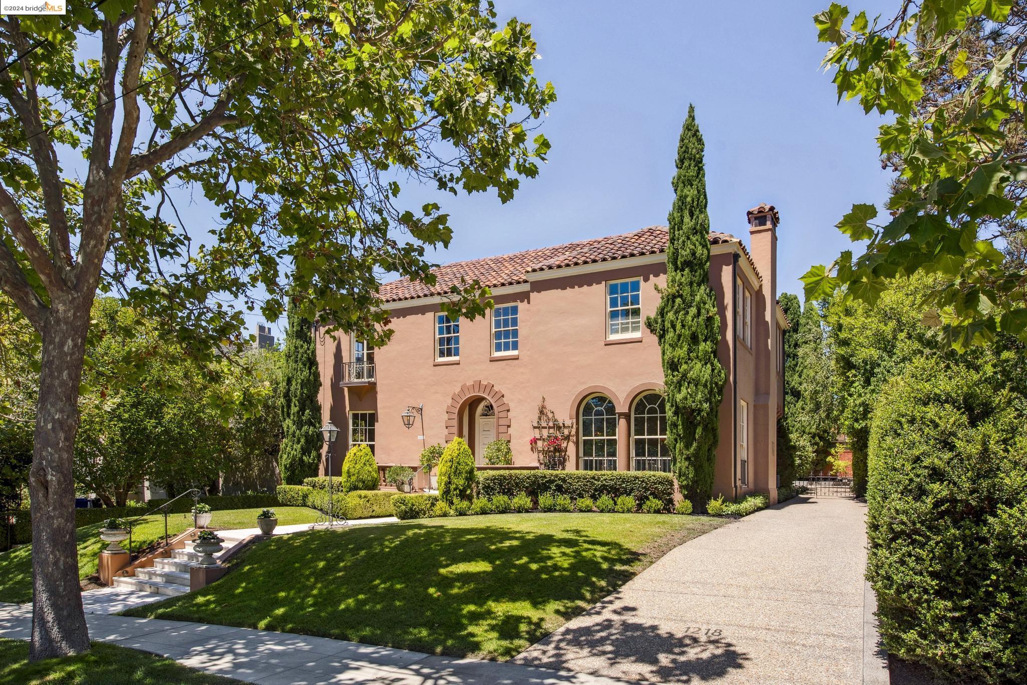 1218 Ashmount Avenue