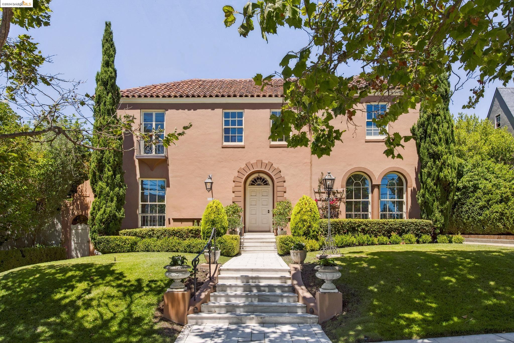 1218 Ashmount Avenue