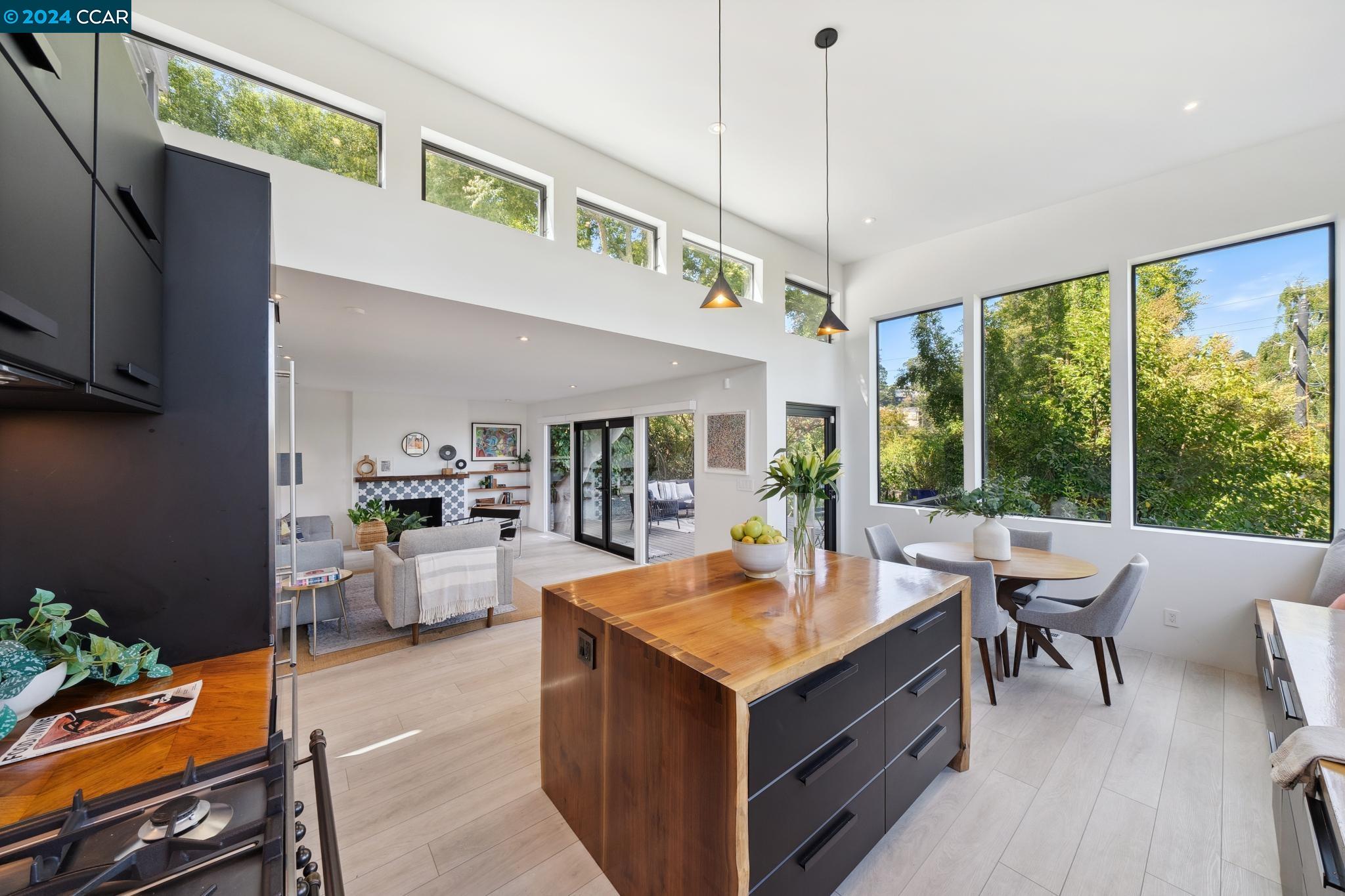 6915 Ridgewood Drive