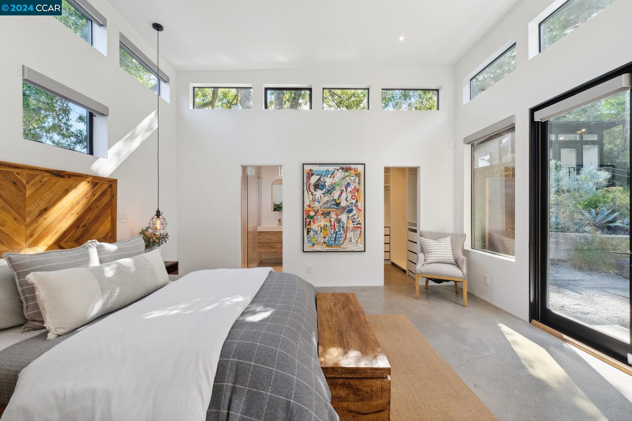 6915 Ridgewood Drive