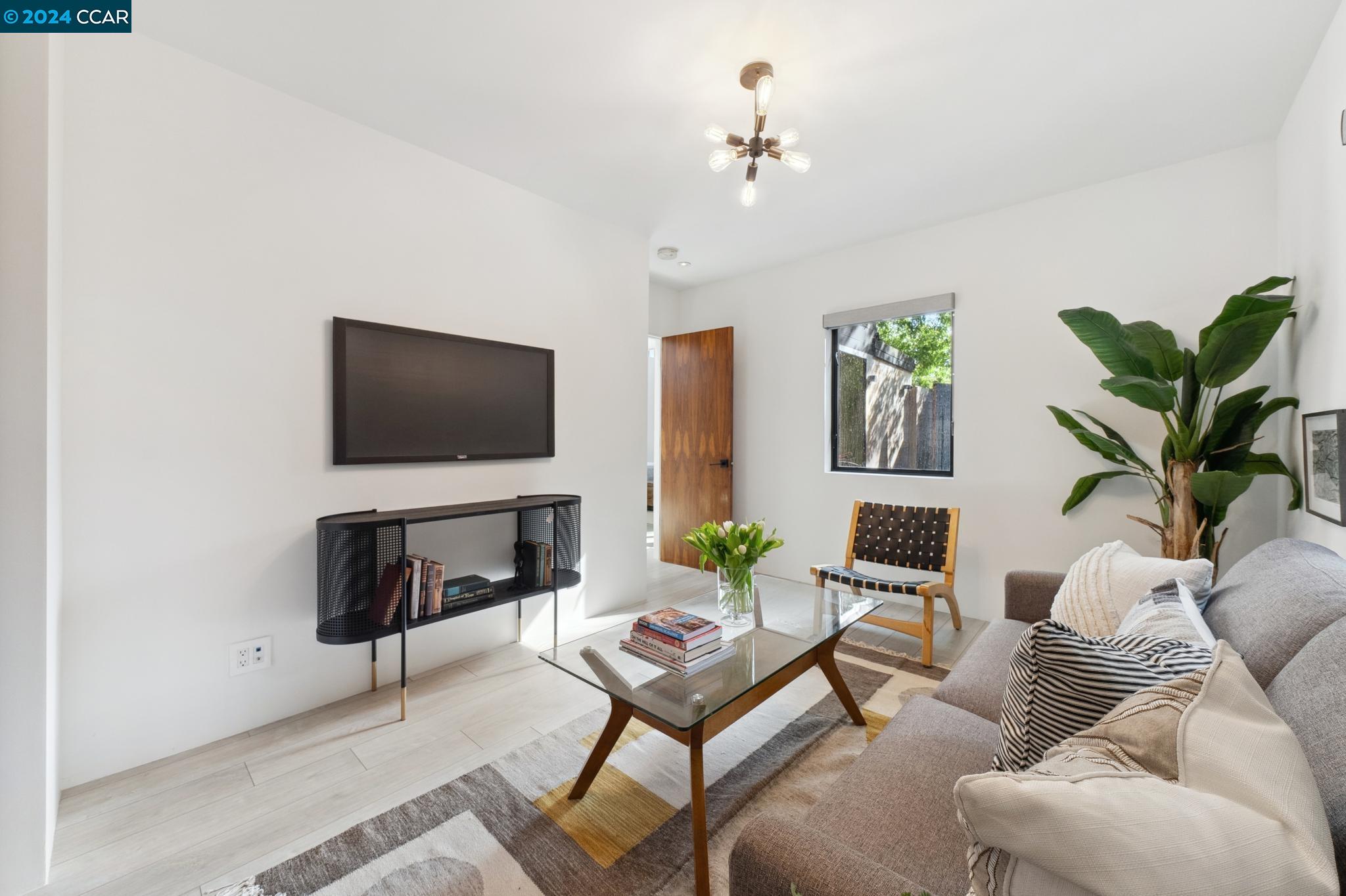 6915 Ridgewood Drive