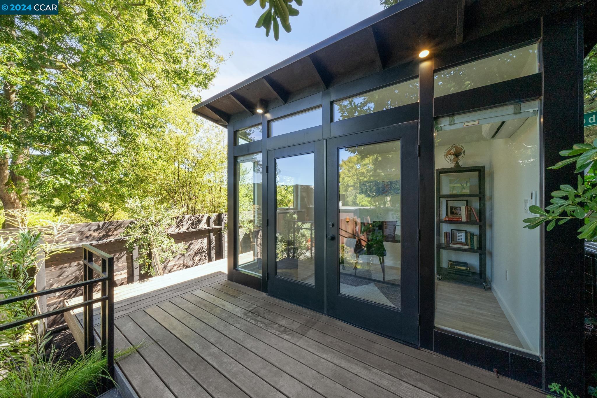 6915 Ridgewood Drive