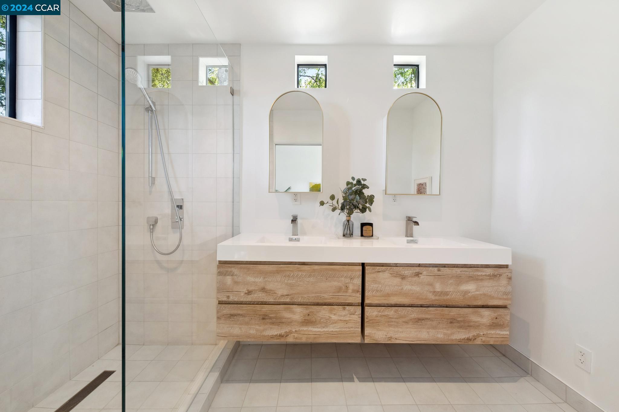 6915 Ridgewood Drive