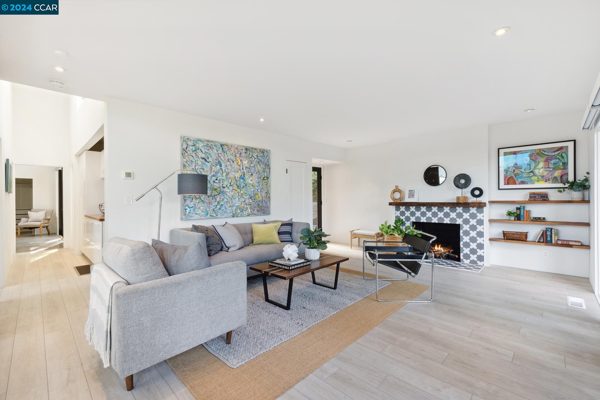 6915 Ridgewood Drive