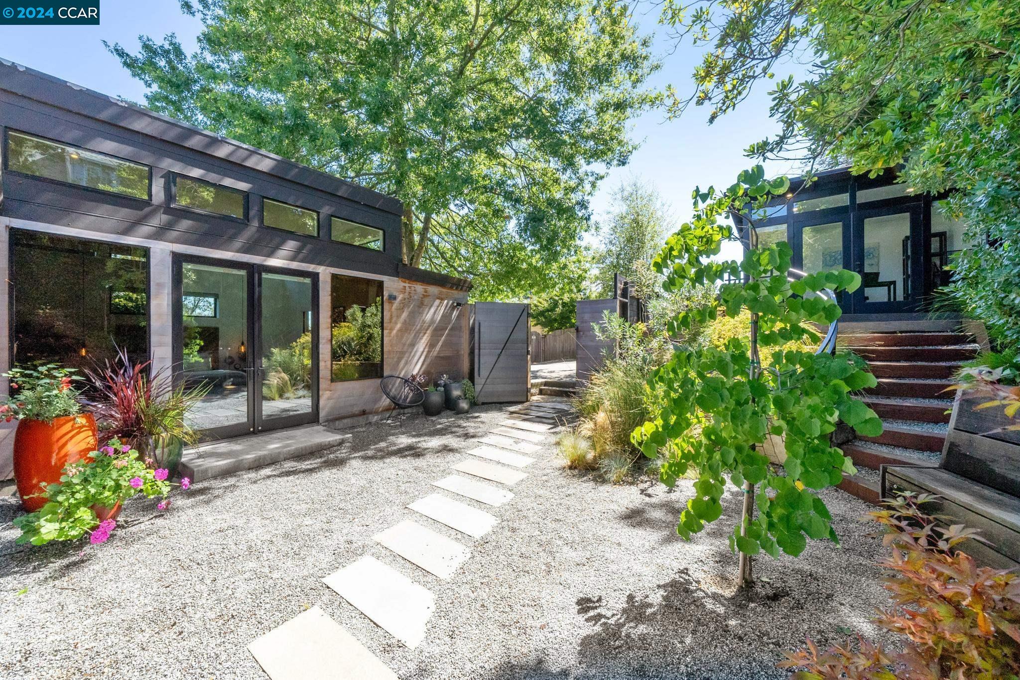 6915 Ridgewood Drive