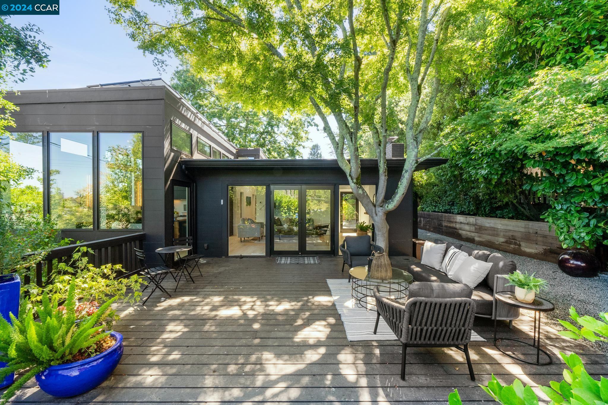 6915 Ridgewood Drive