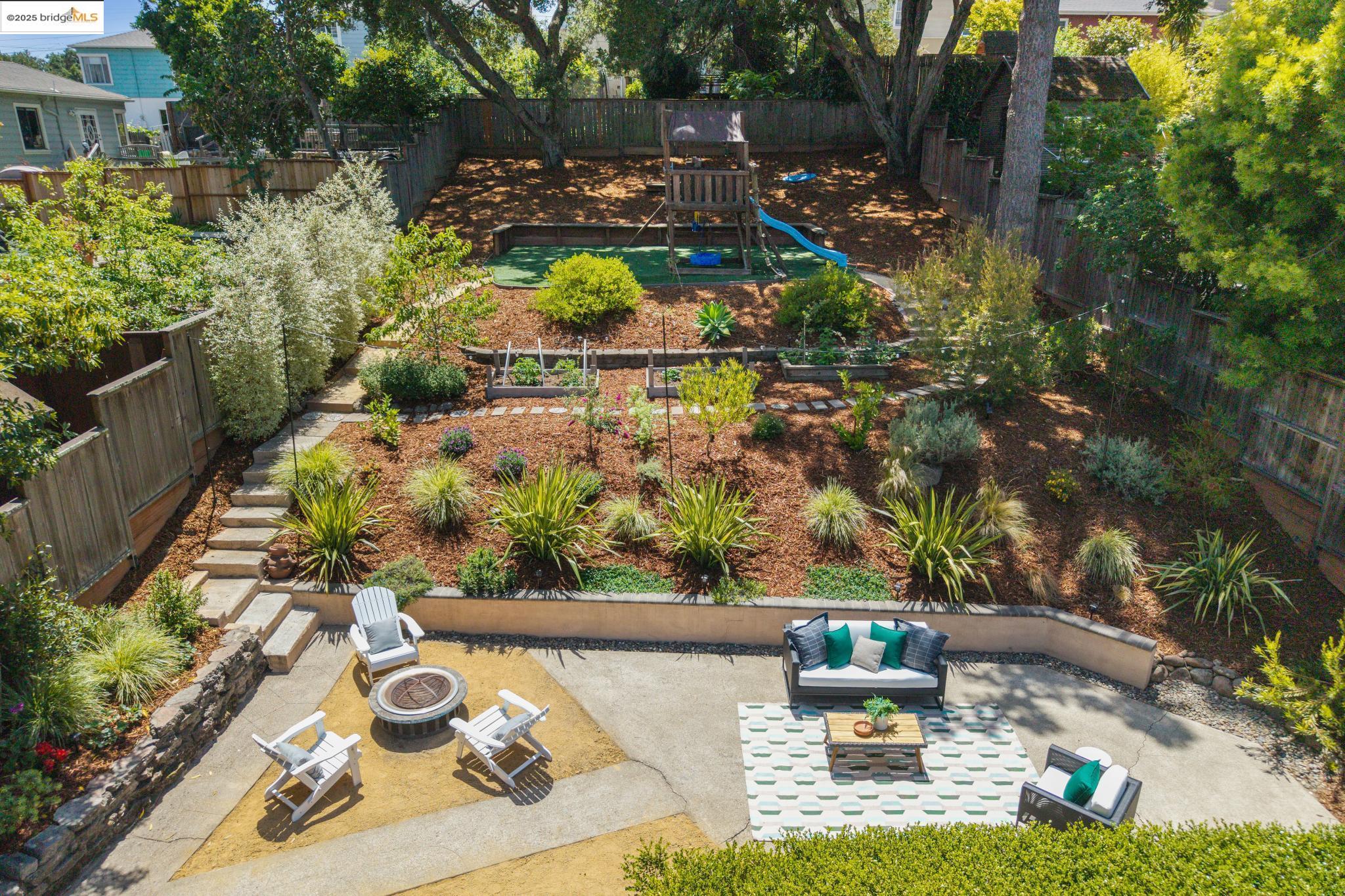 3935 Reinhardt Dr