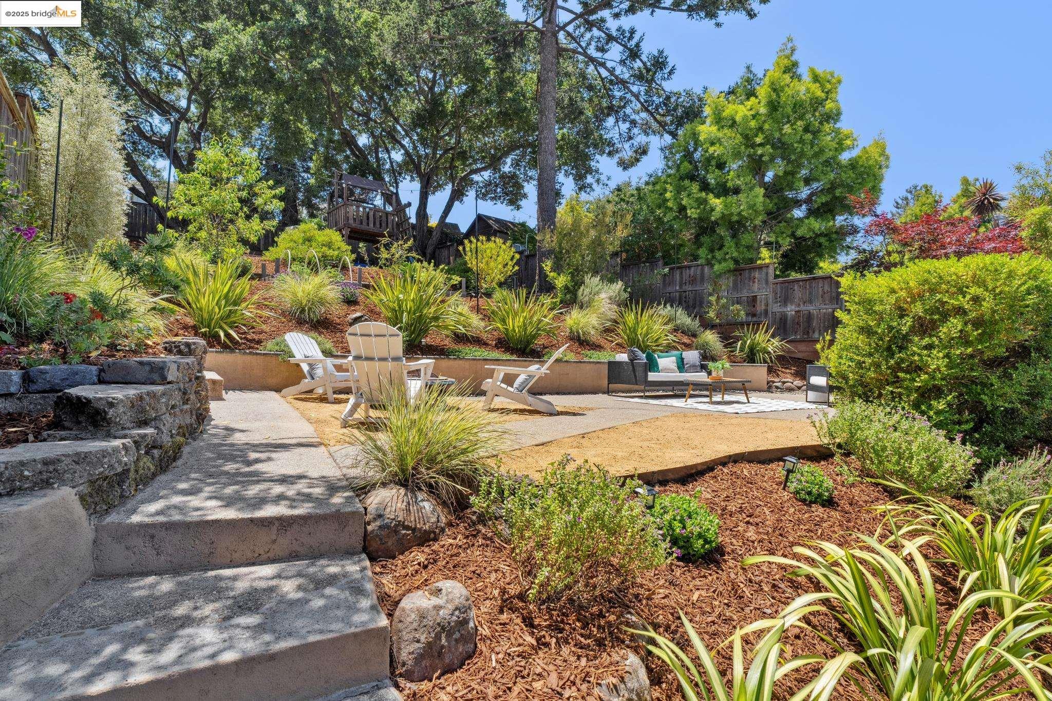 3935 Reinhardt Dr