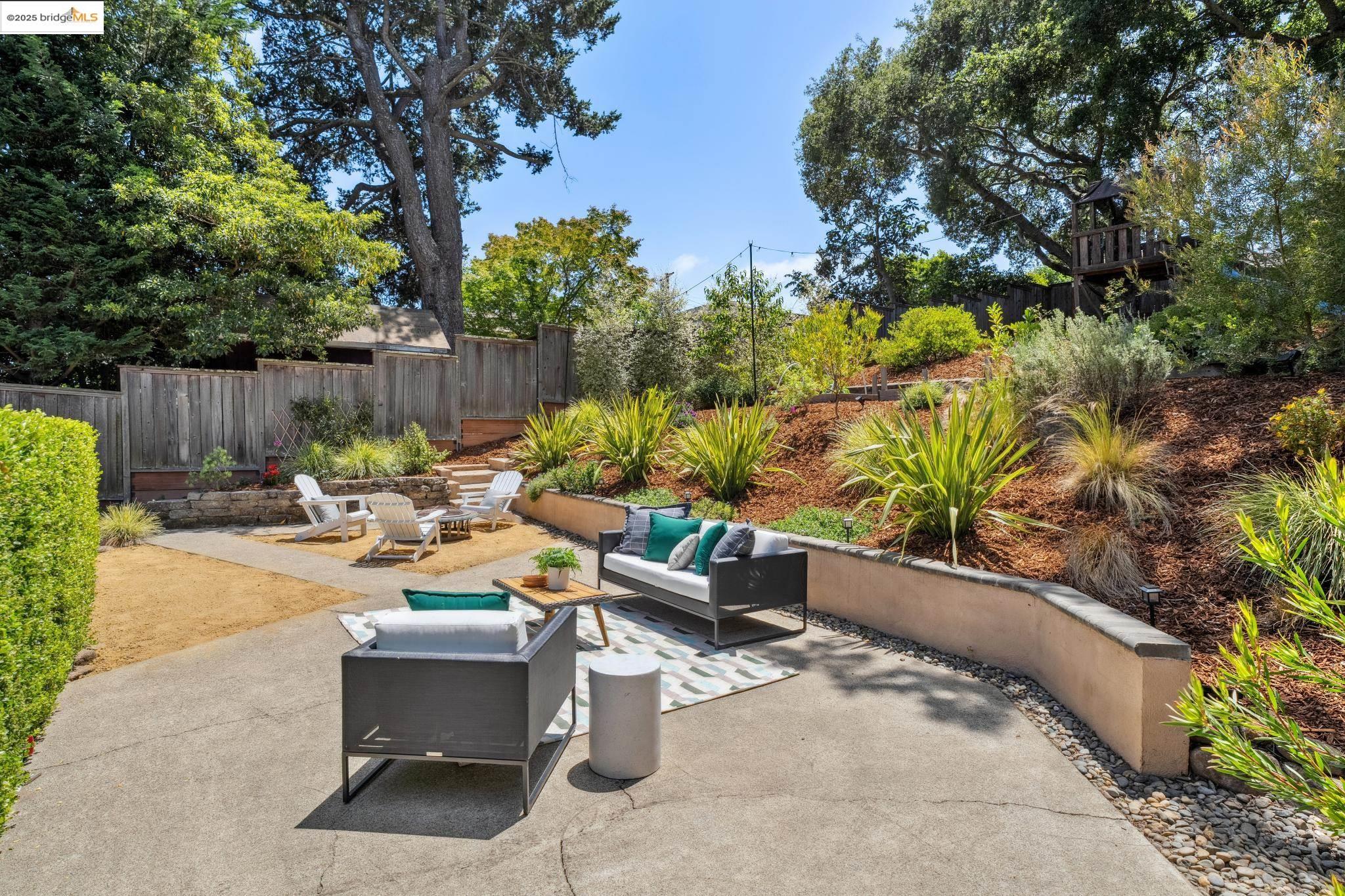 3935 Reinhardt Dr
