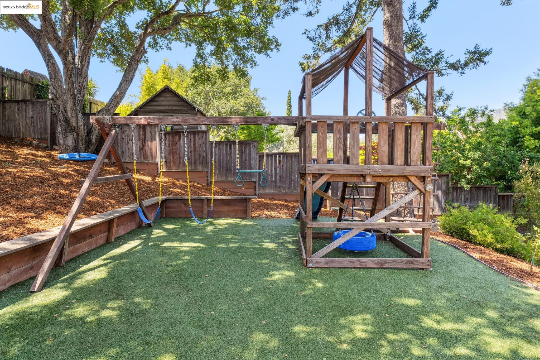 3935 Reinhardt Dr