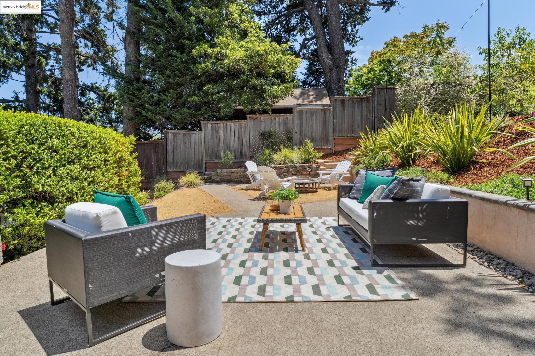 3935 Reinhardt Dr