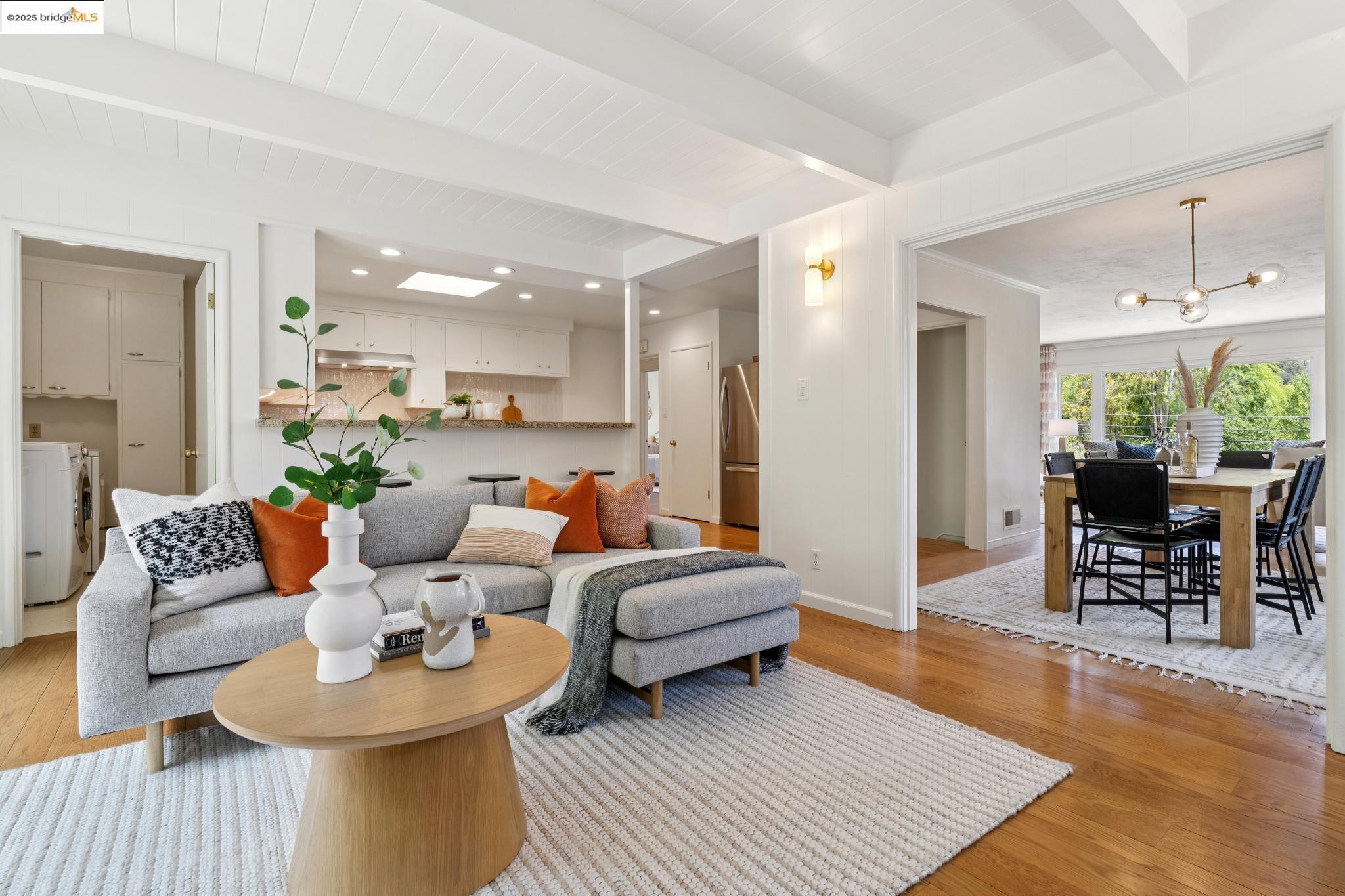 3935 Reinhardt Dr