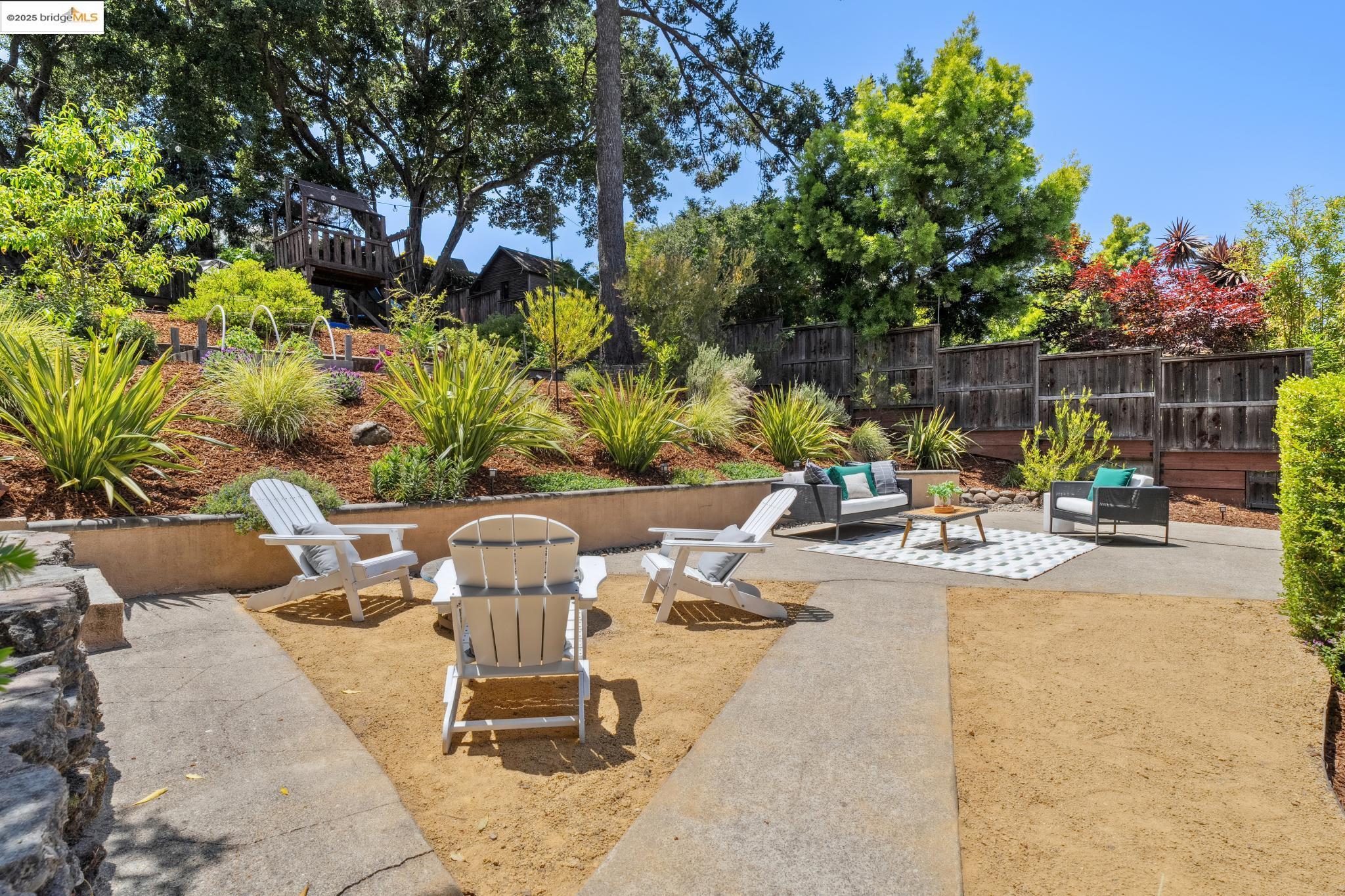 3935 Reinhardt Dr