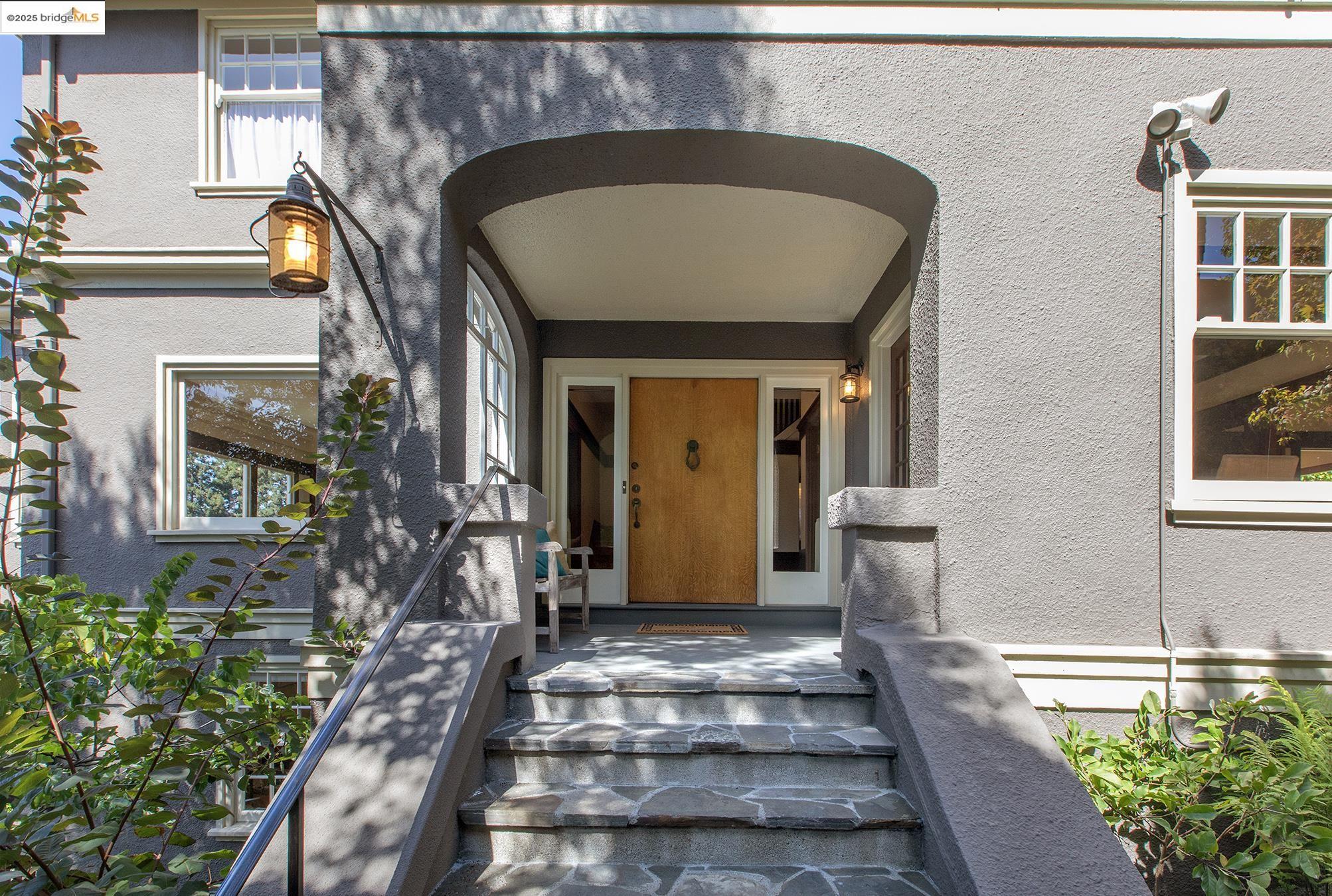 1305 Arch St, Berkeley