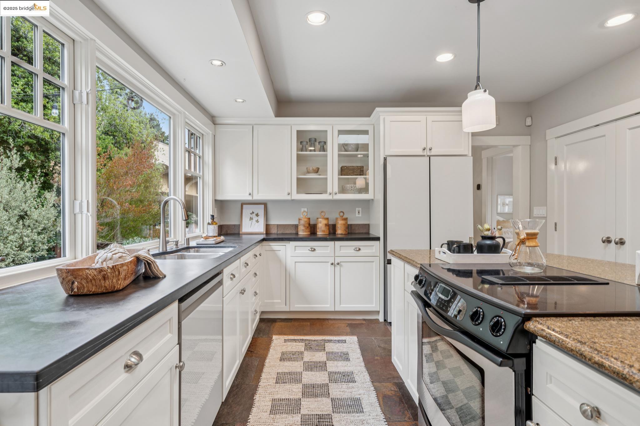 405 Linda Avenue