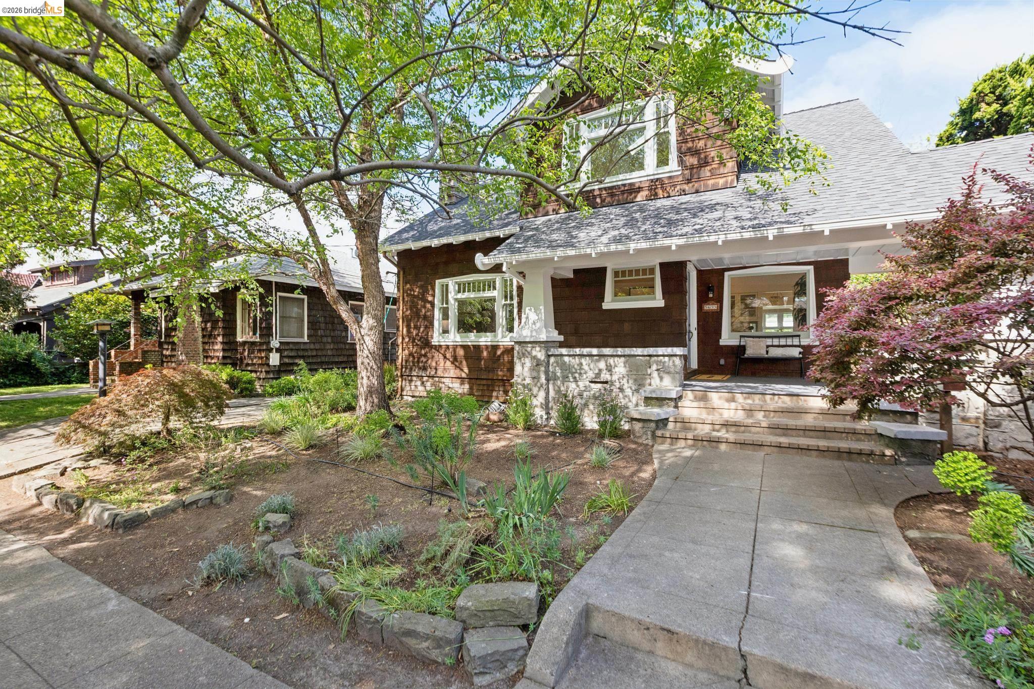 5633 Oak Grove Ave