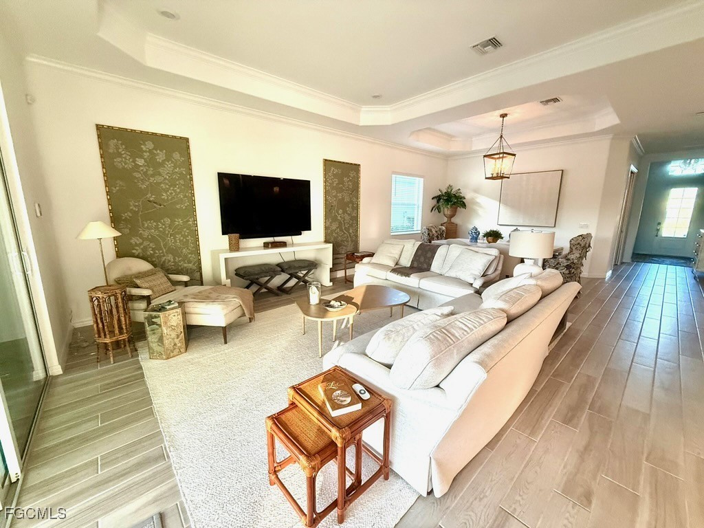 15919 Leaning Pine LN