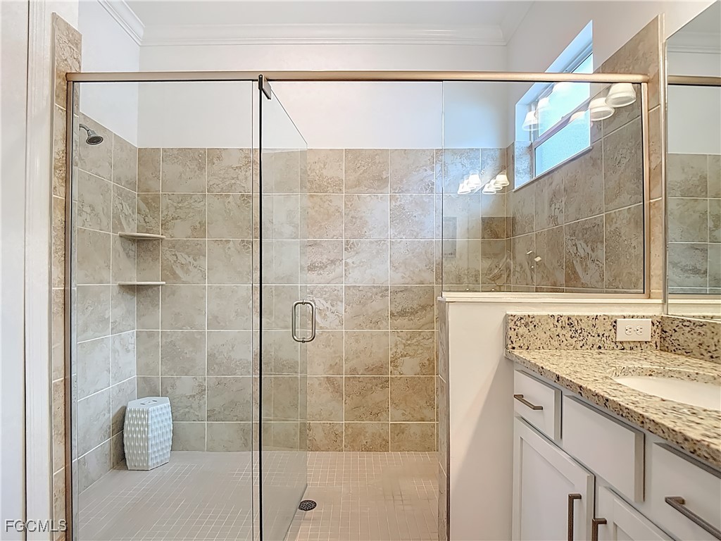 15919 Leaning Pine LN