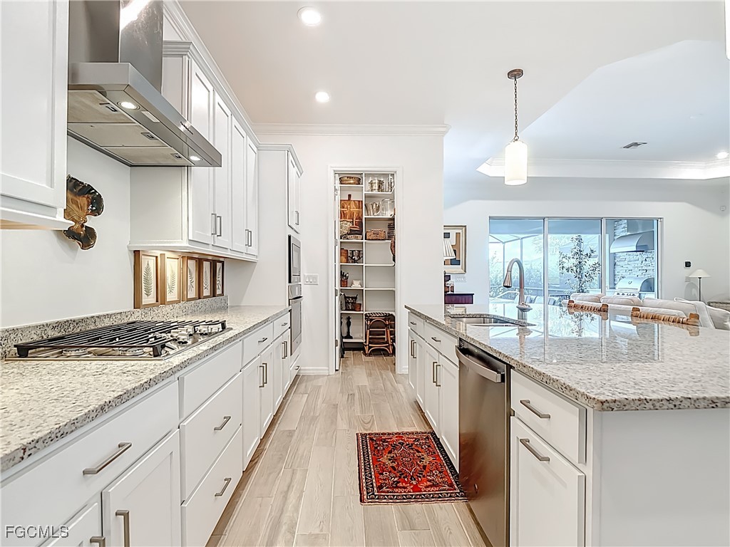 15919 Leaning Pine LN