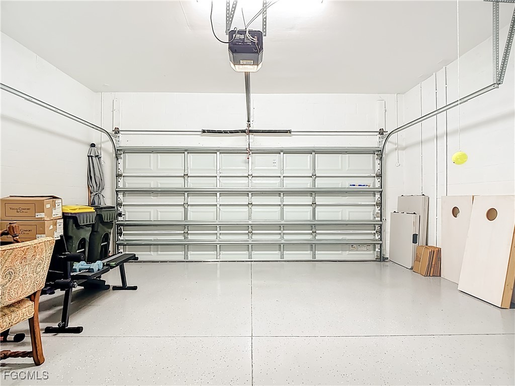 15919 Leaning Pine LN