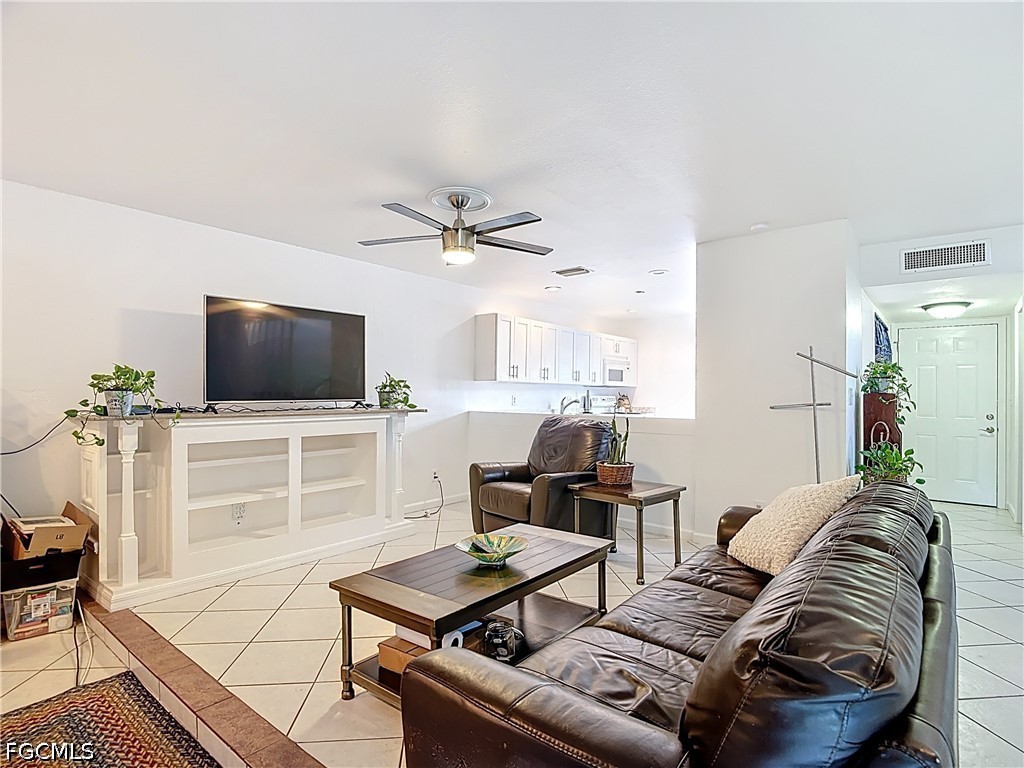 4293 Island Circle 4